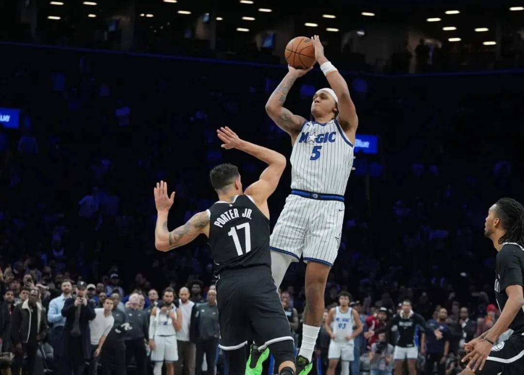 包含集结日突围战来临，勒沃库森围绕NBA常规赛绝杀压哨，压力陡增，轮换策略成焦点的词条